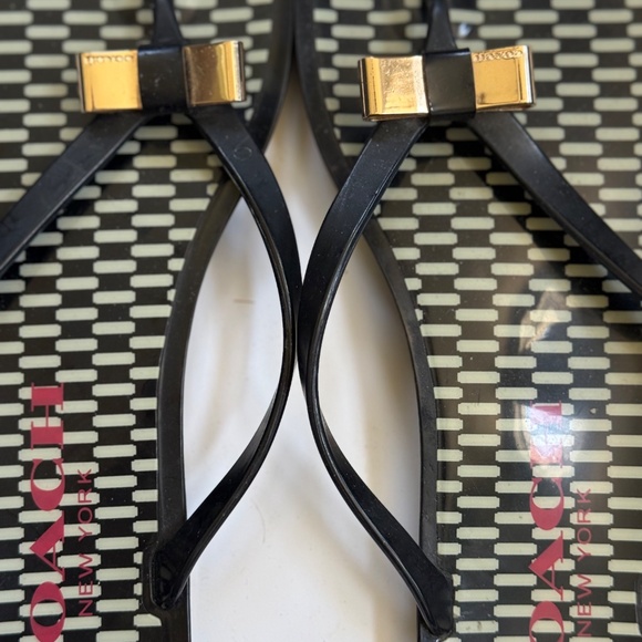 Women's Coach Landon Black Jelly Thong Flip Flop Sandals with Gold Bow, size 8.5 - Picture 9 of 13